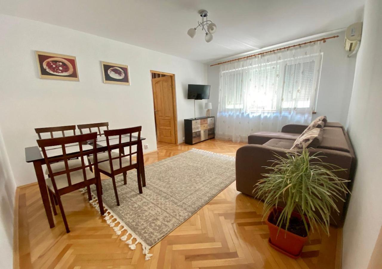 Home Away - Chic And Cozy Apartment Constanta Bagian luar foto